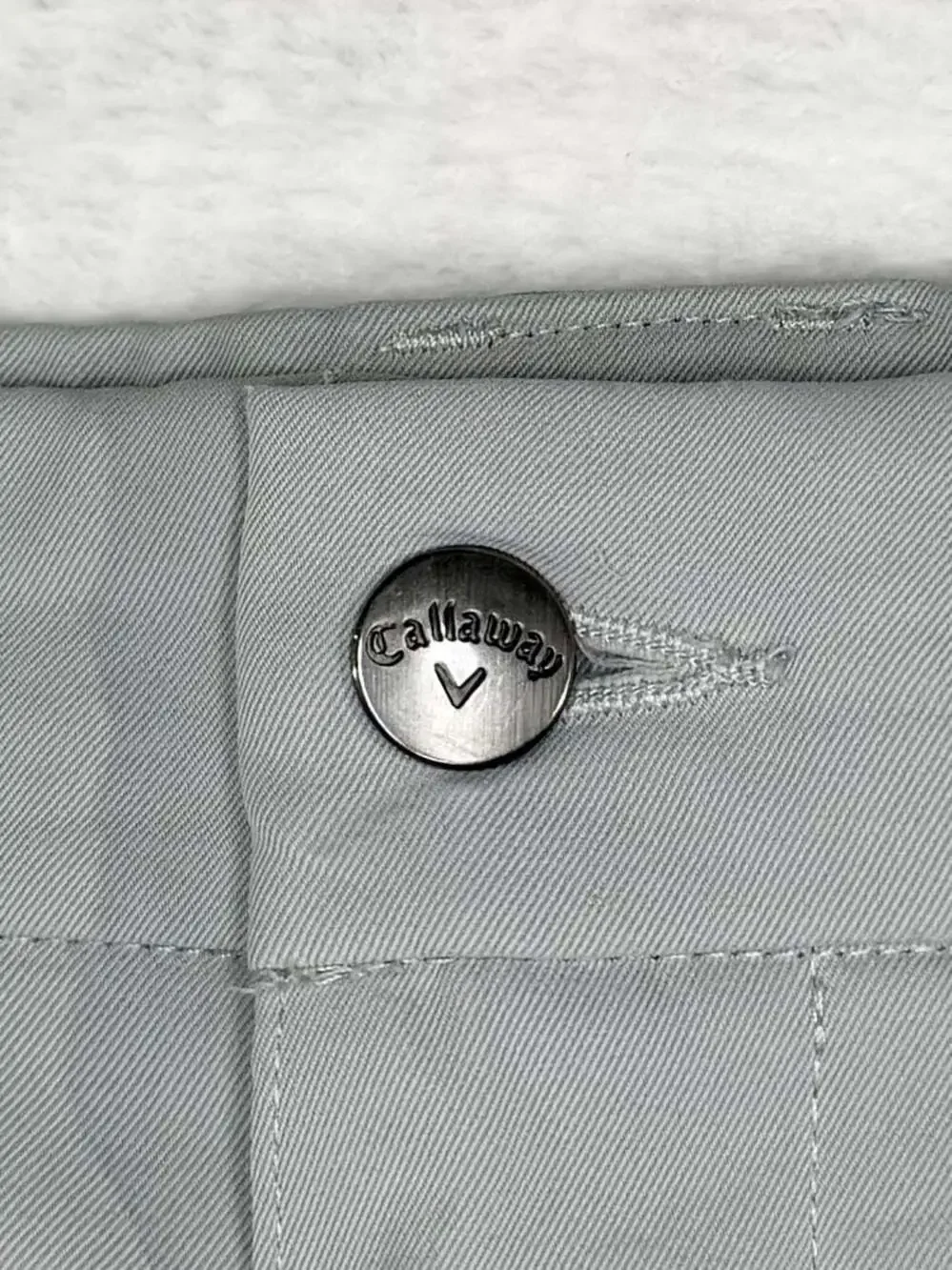Callaway Golf Opti-Dri Performance 7 Pocket Cargo Shorts in Light Gray, 40w
